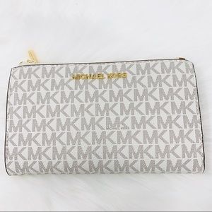 Michael Kors Large double zipper vanilla Wristlet